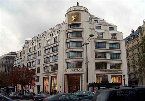 louis vuitton hotel prices.